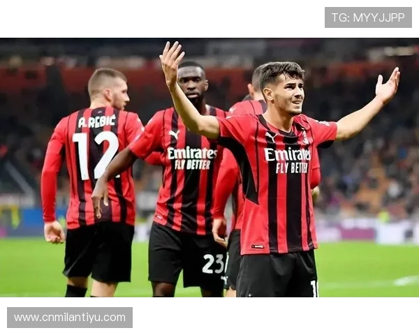 AC米兰夺冠庆典的幕后故事，球队努力拼搏的感人细节